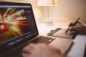 Adobe Illustrator CC – Beginner Essentials Course