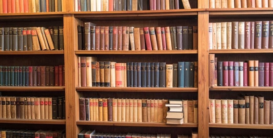 An Introduction to British and American Literature